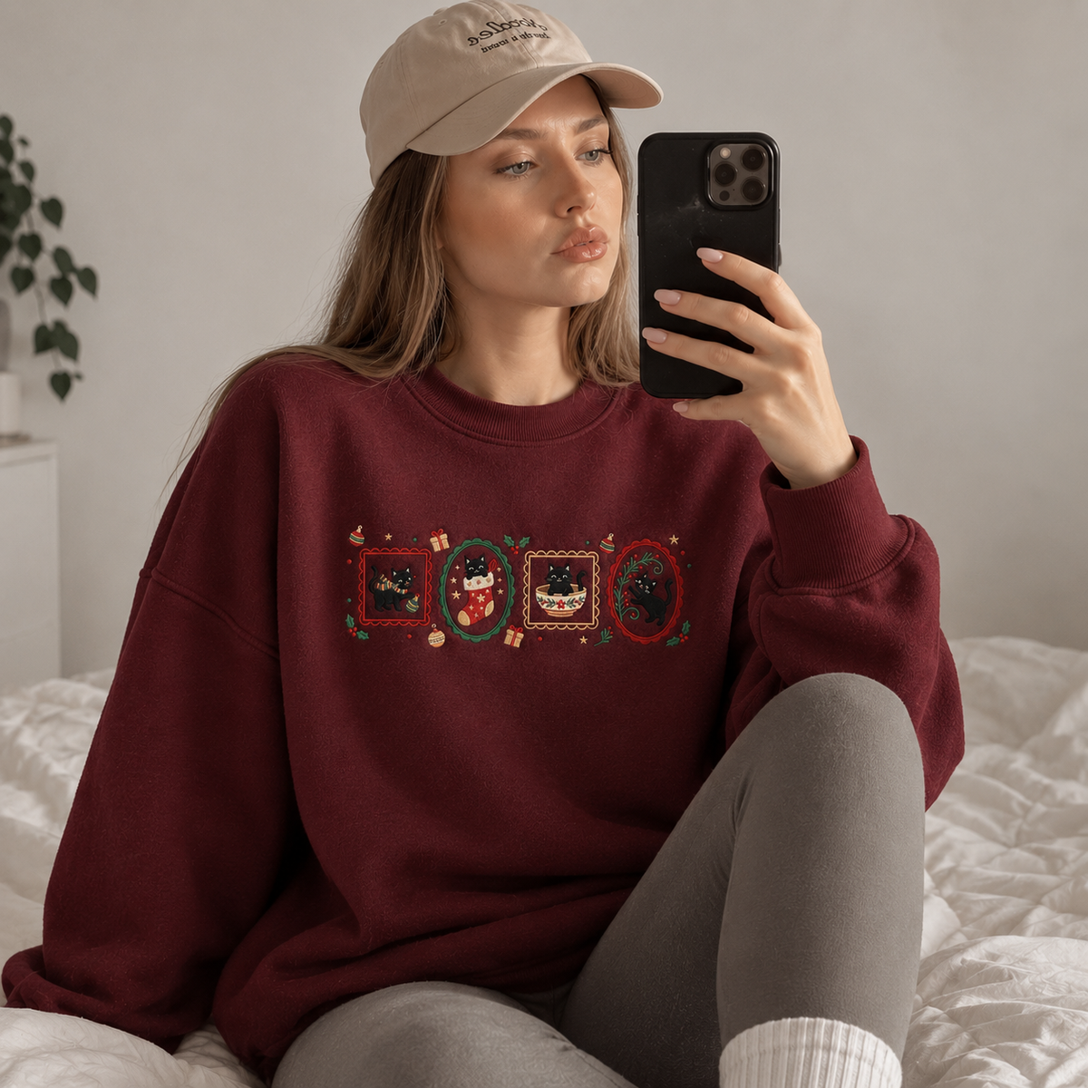 Vintage Christmas Kitty Embroidered Sweatshirt